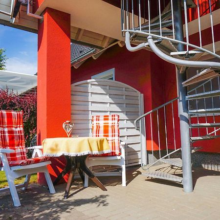 Apartment Rotes Haus Kroslin Ngoại thất bức ảnh